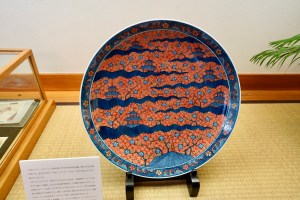 An exquisite piece Gen-emon porcelain